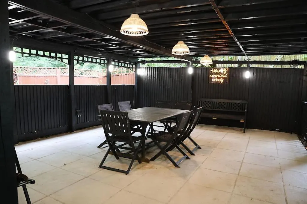 펜션 Shreem Homes Wraysbury