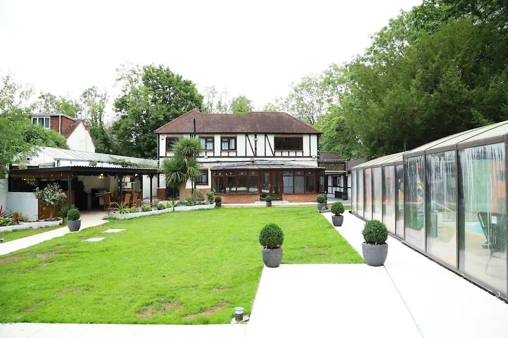 Shreem Homes Wraysbury 펜션